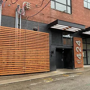 https://3e-new-apt-5-min-from-downtown-3e-sleeps-6.hotels-in-pittsburgh.com